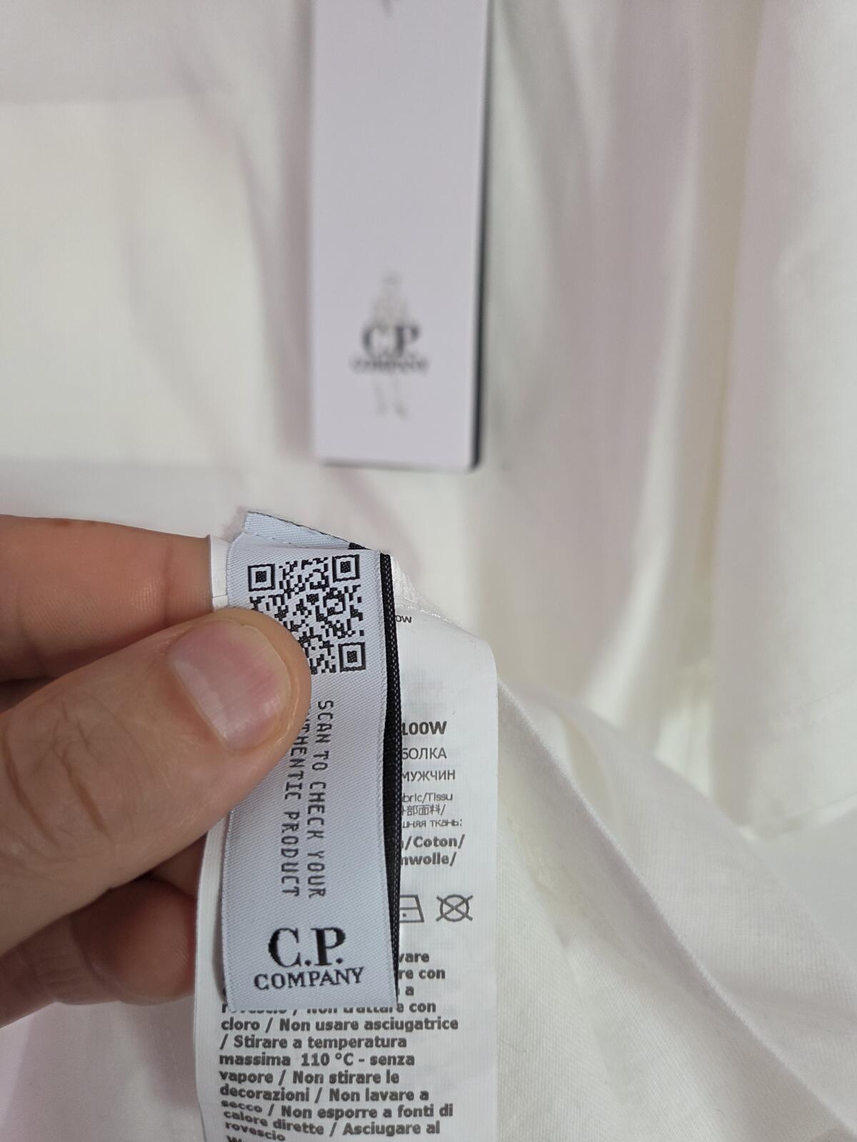 C.P. Company White Metropolis Series Size Medium T-Shirt BNWT