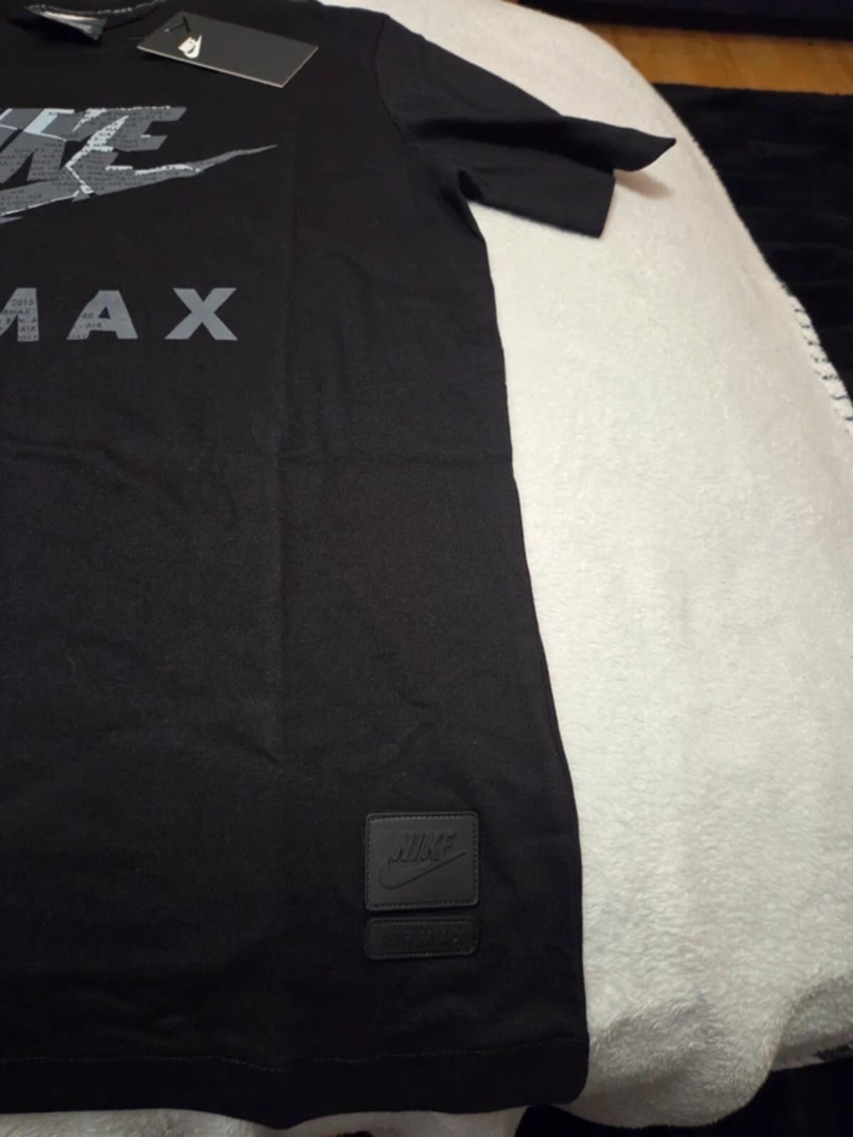 Nike Air Max Black T-Shirt with Logo Print